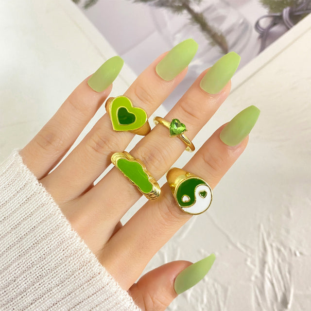 Vintage 6Pcs Green Embrace Hands Rings Set For Women Metal Paint Coating Creative INS Style Love Heart Ring Fashion Jewelry